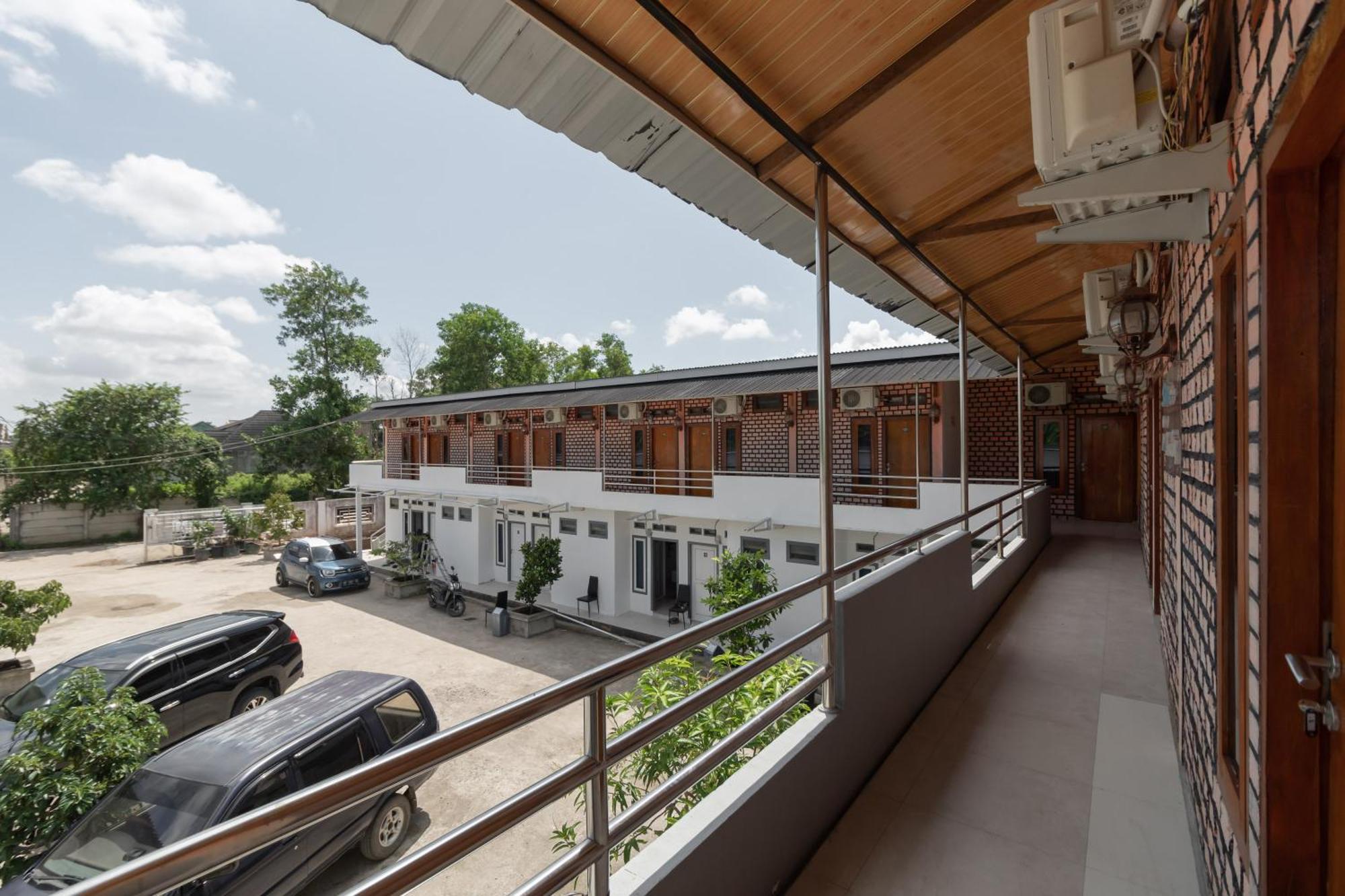 Reddoorz Syariah Near Jakabaring Sport City Palembang Exterior photo