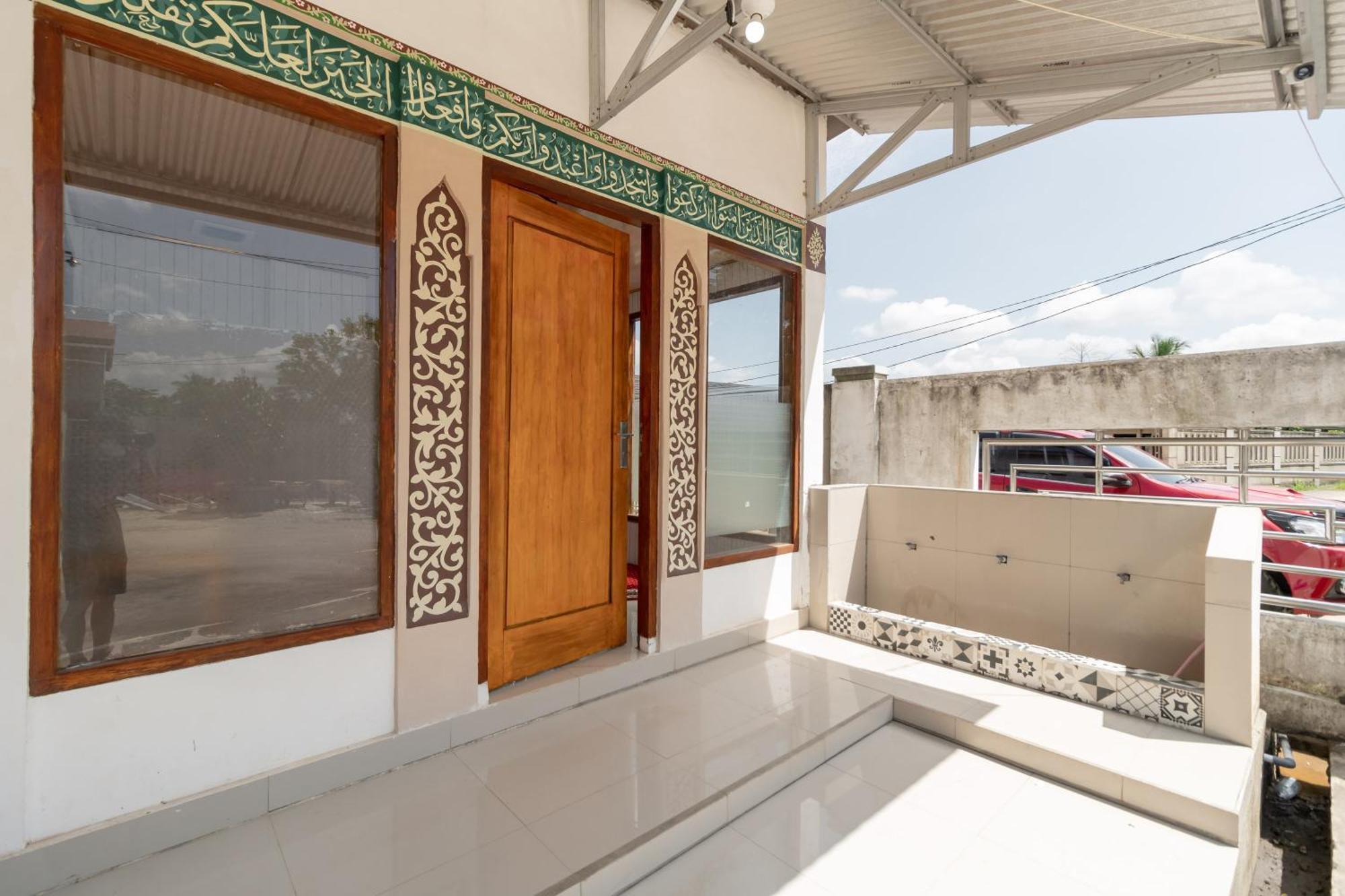 Reddoorz Syariah Near Jakabaring Sport City Palembang Exterior photo