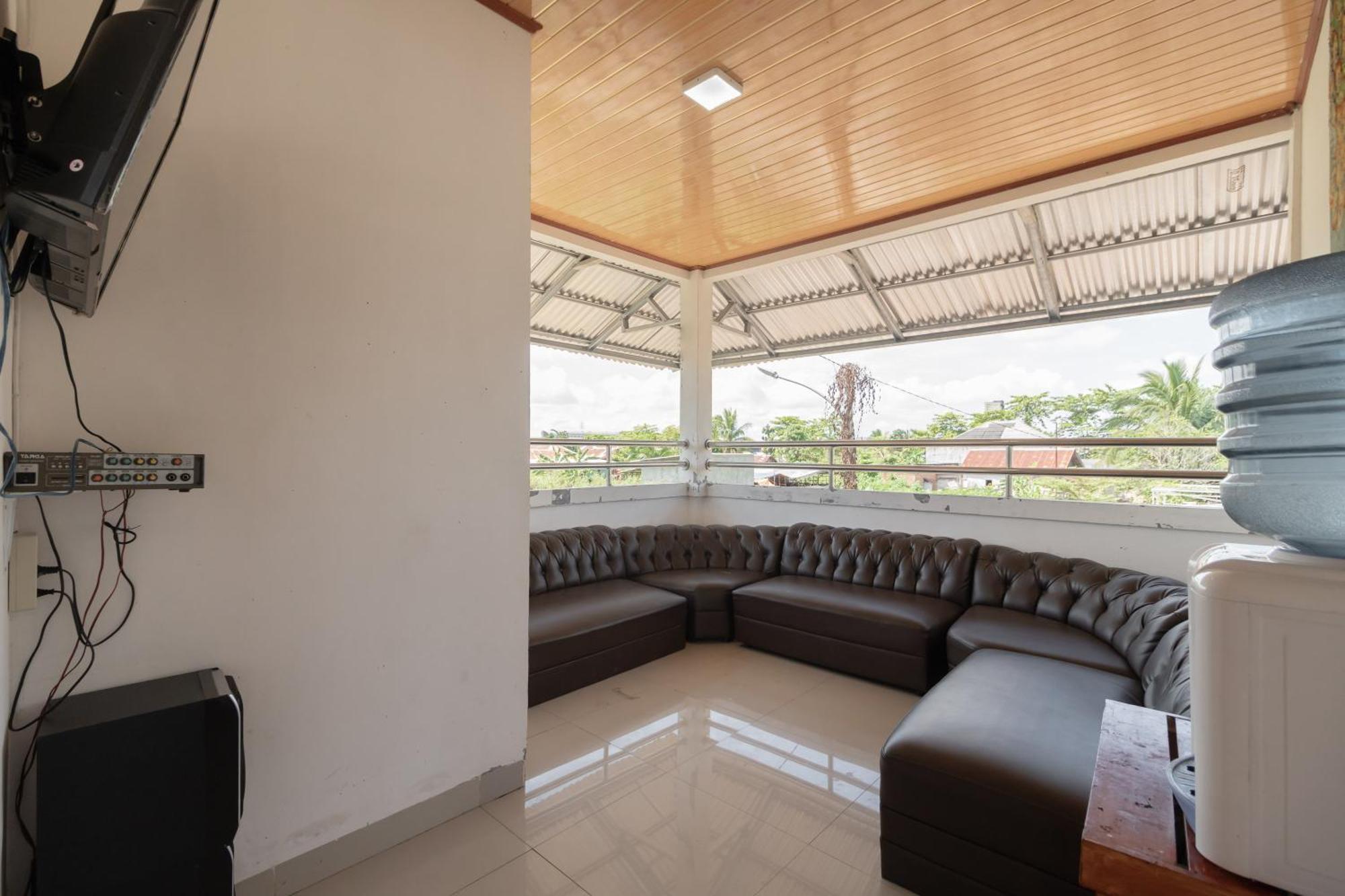 Reddoorz Syariah Near Jakabaring Sport City Palembang Exterior photo