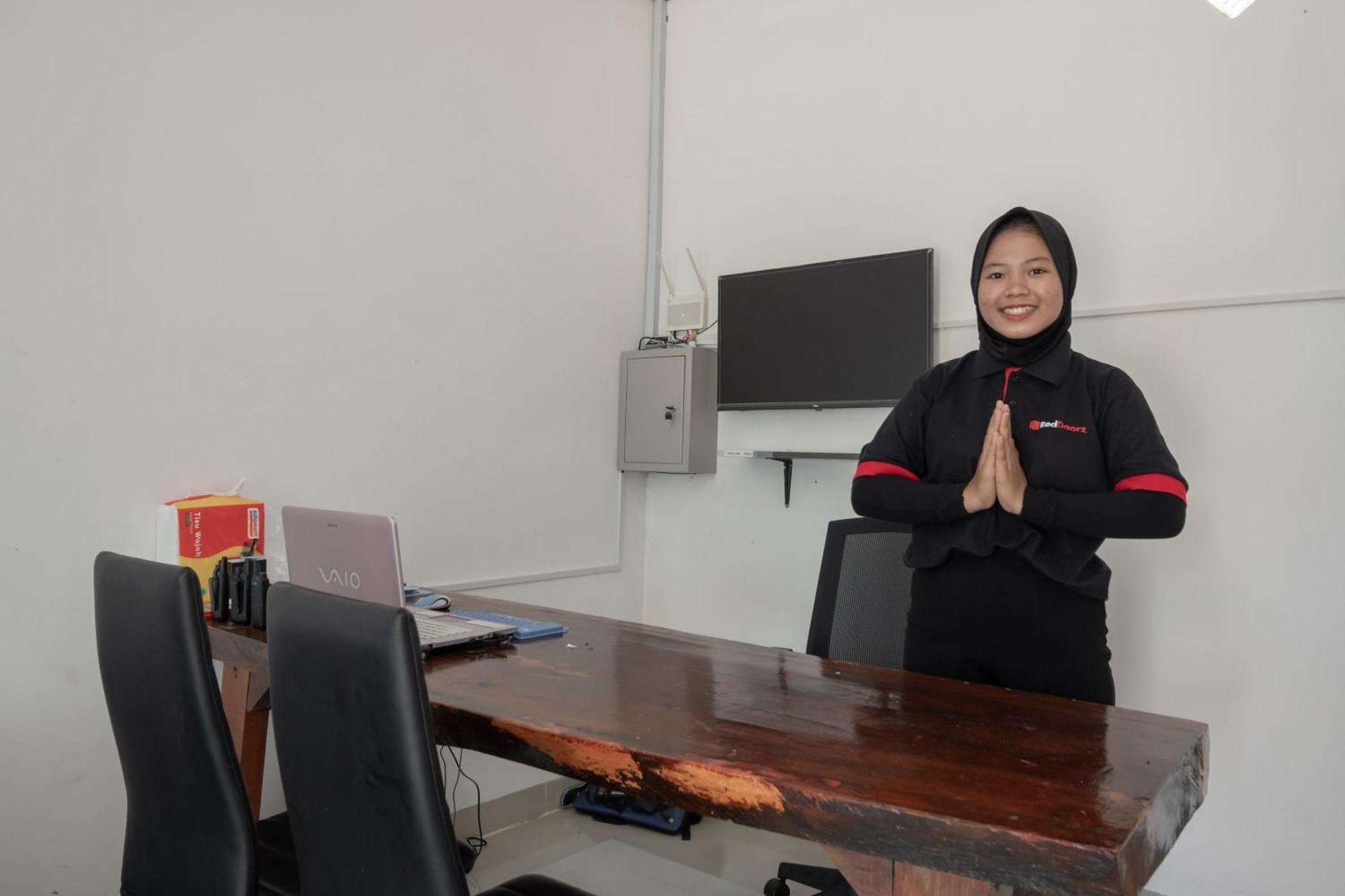 Reddoorz Syariah Near Jakabaring Sport City Palembang Exterior photo