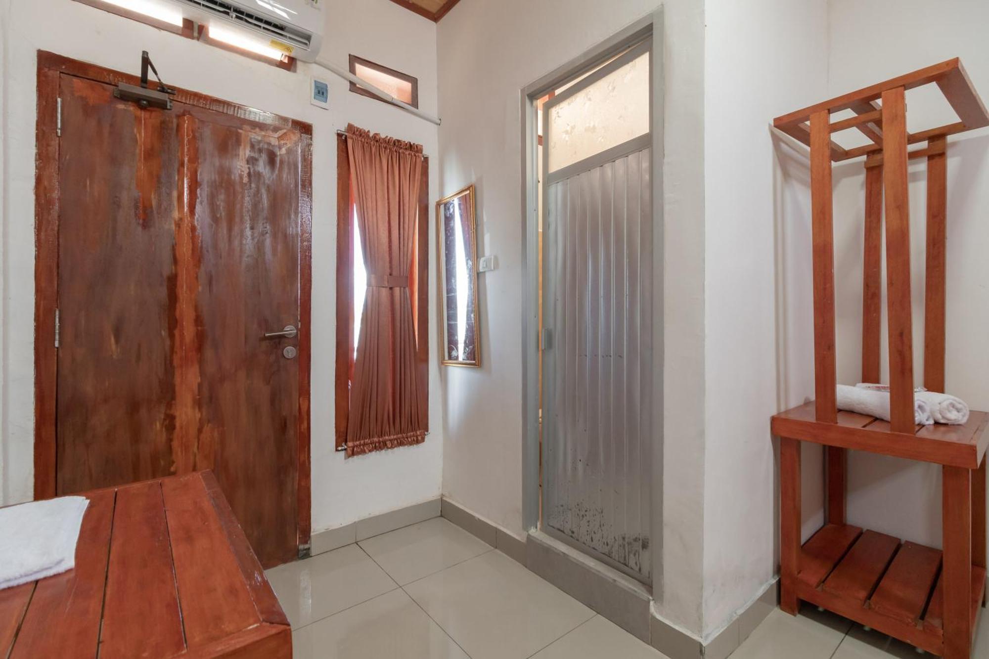 Reddoorz Syariah Near Jakabaring Sport City Palembang Exterior photo