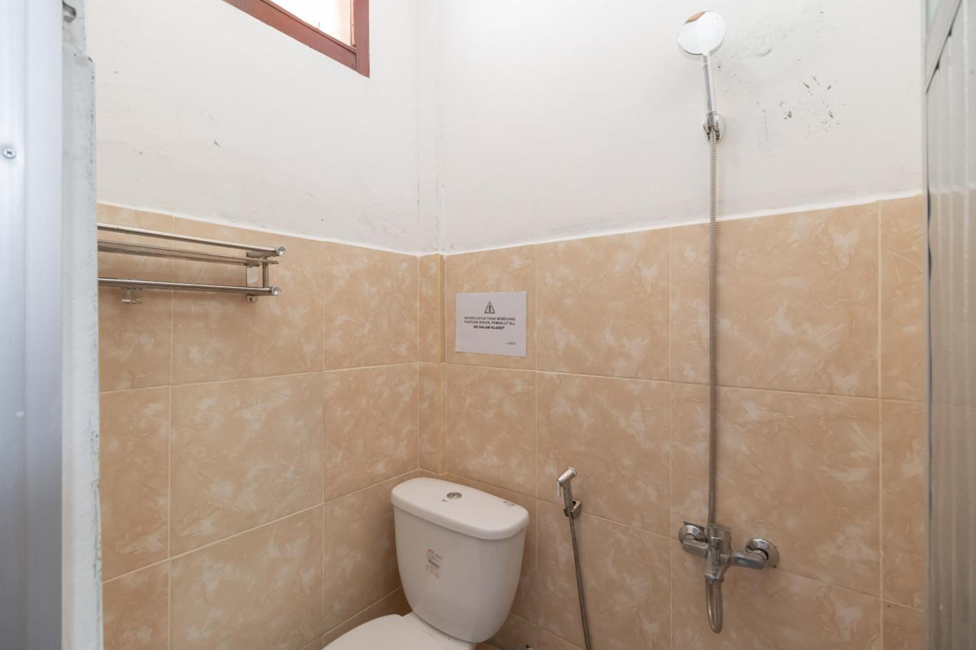 Reddoorz Syariah Near Jakabaring Sport City Palembang Exterior photo